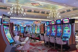 Berbagai opsi permainan slot dan meja kasino langsung di colokagp